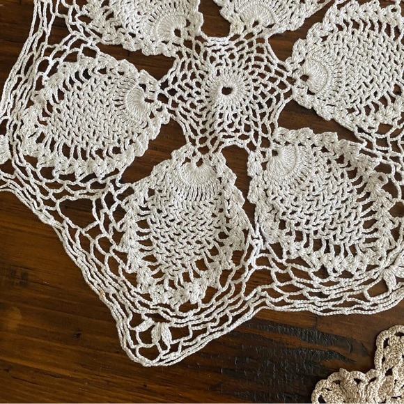 Vintage Lace Crochet Doily Cream Off White Beige Doilie Cottagecore set of 3 - Picture 7 of 13